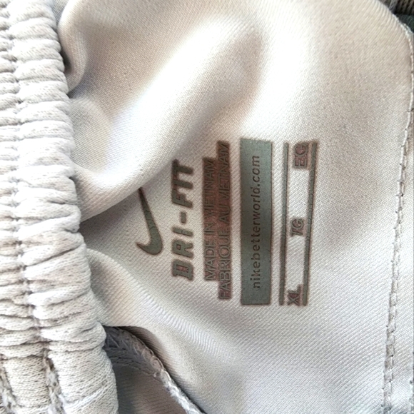 Nike Drifit Short XL - Picture 4 of 4